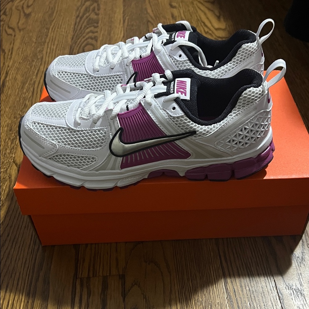 Nike Vomero grade school